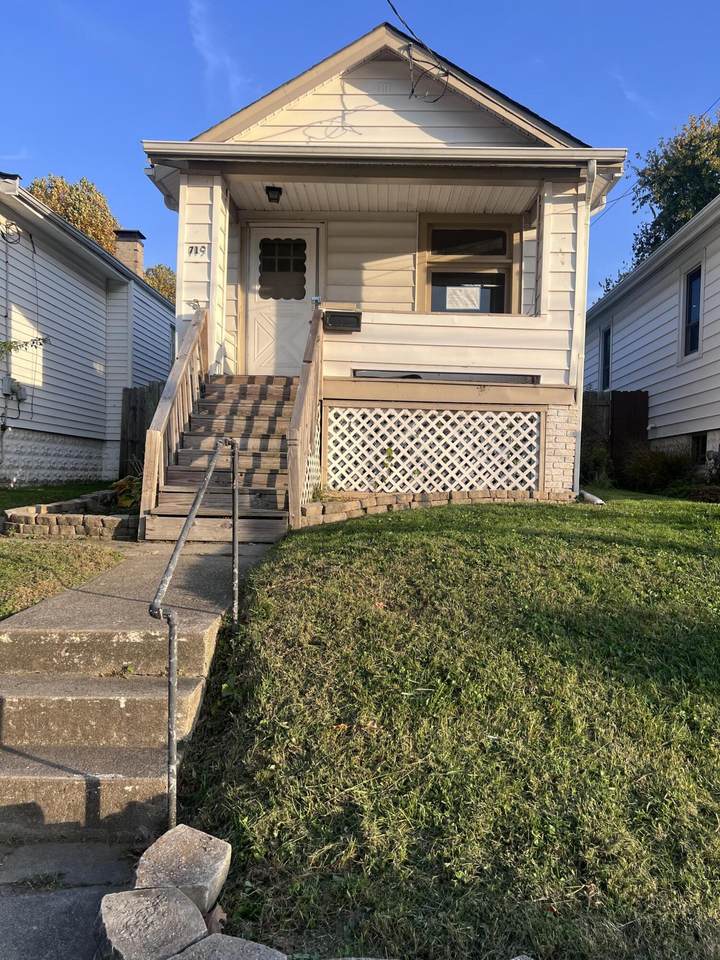 719 Elm Street - Photo 1