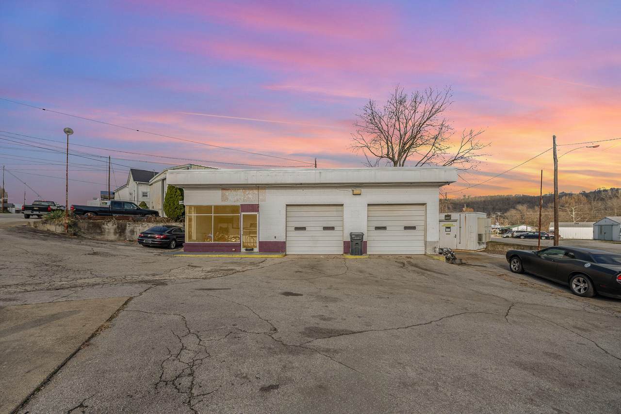 1437 Forest Avenue - Photo 1