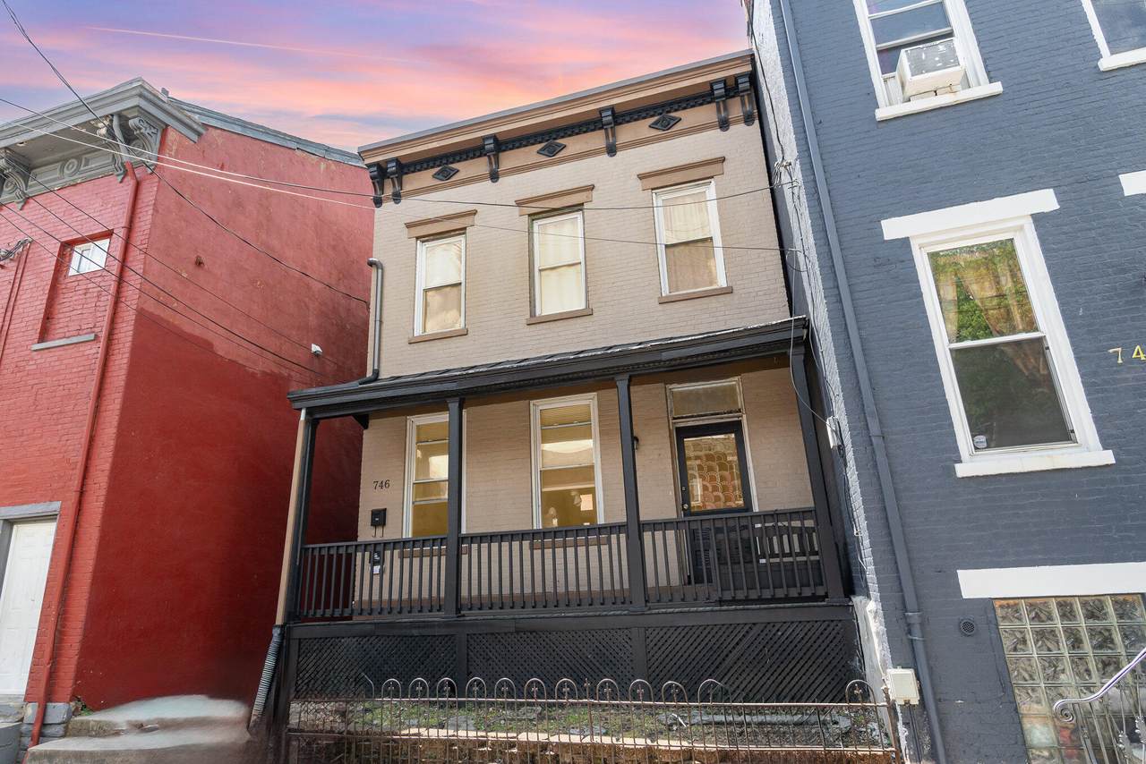 746 Columbia Street - Photo 1