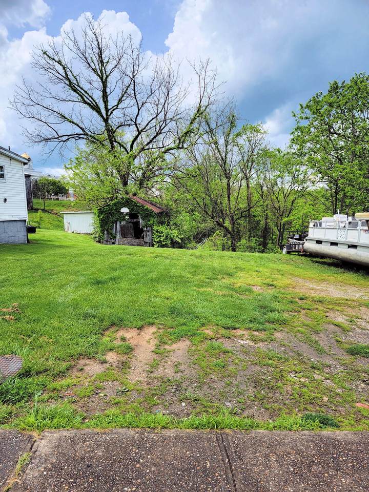 110 Lincoln Avenue - Photo 1