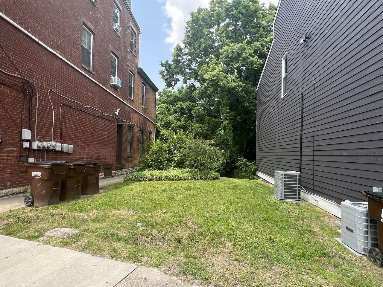 664 Pike Street - Photo 1