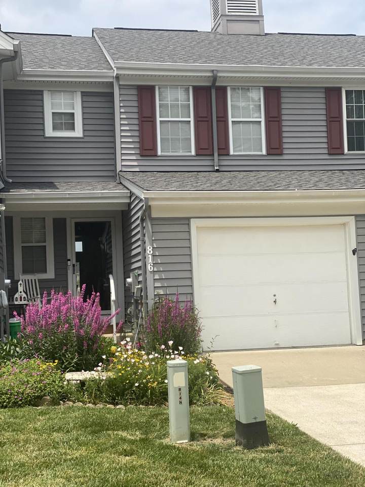 816 Horseshoe Lane - Photo 1