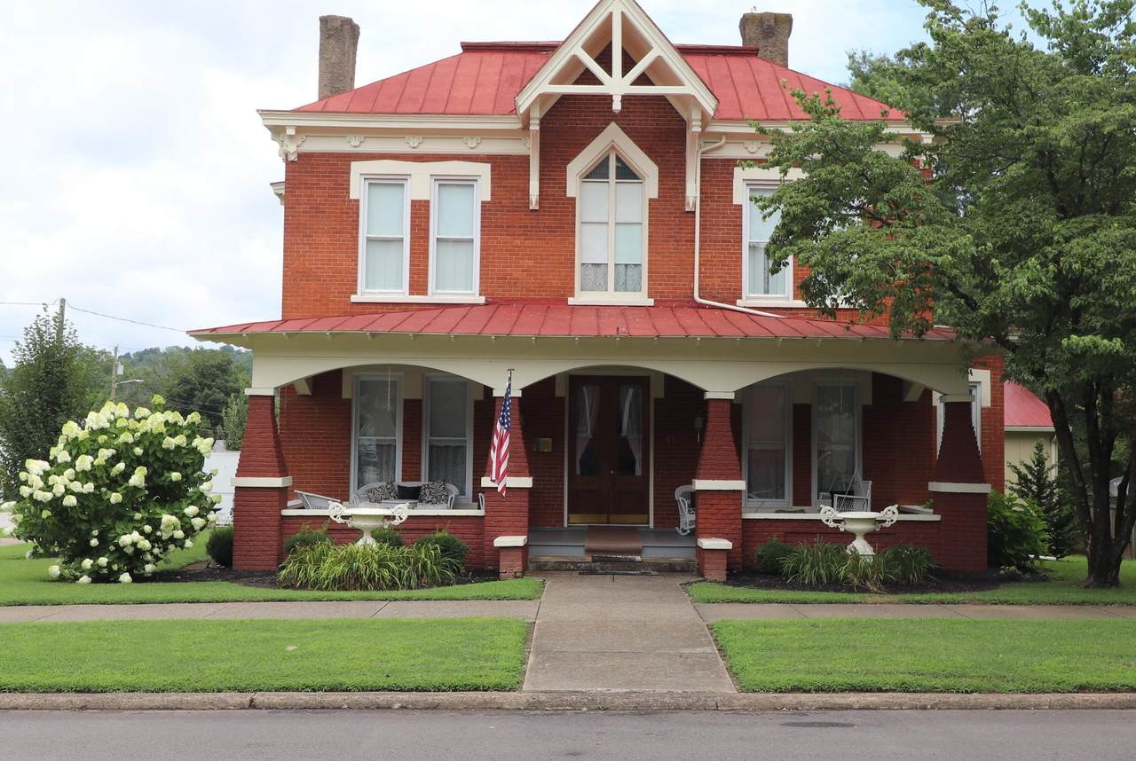 401 4th Street - Photo 1