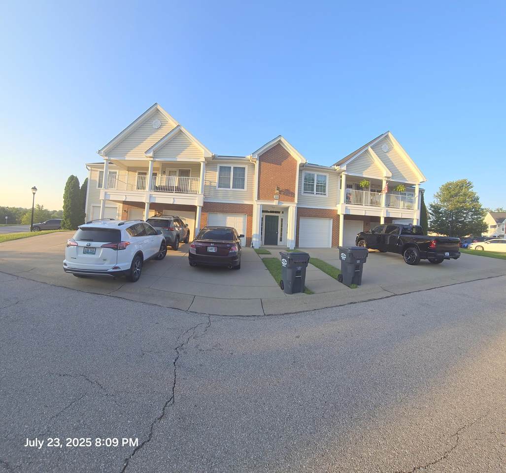 333 Maiden Court - Photo 1