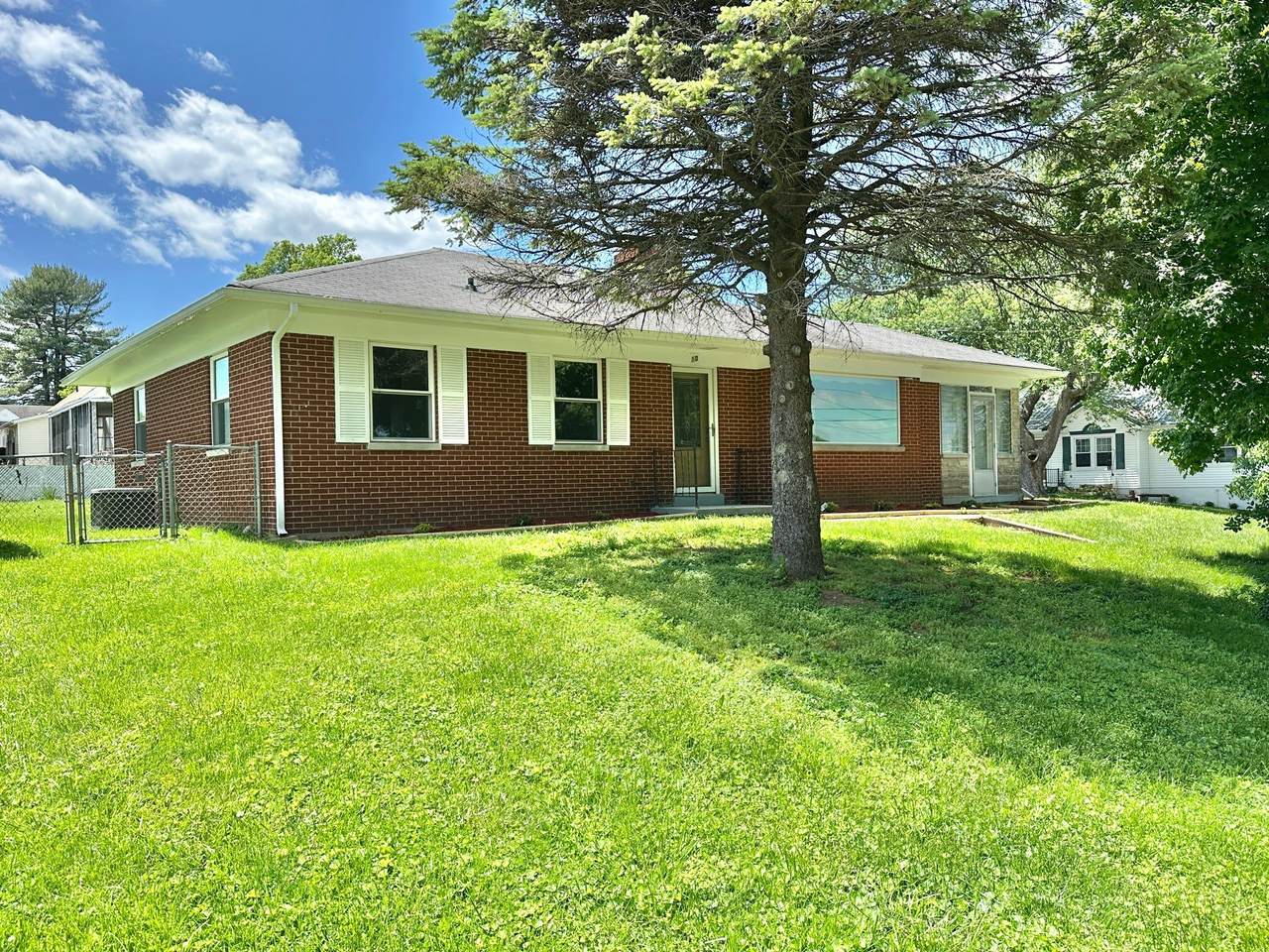 10 Kelly Avenue - Photo 1