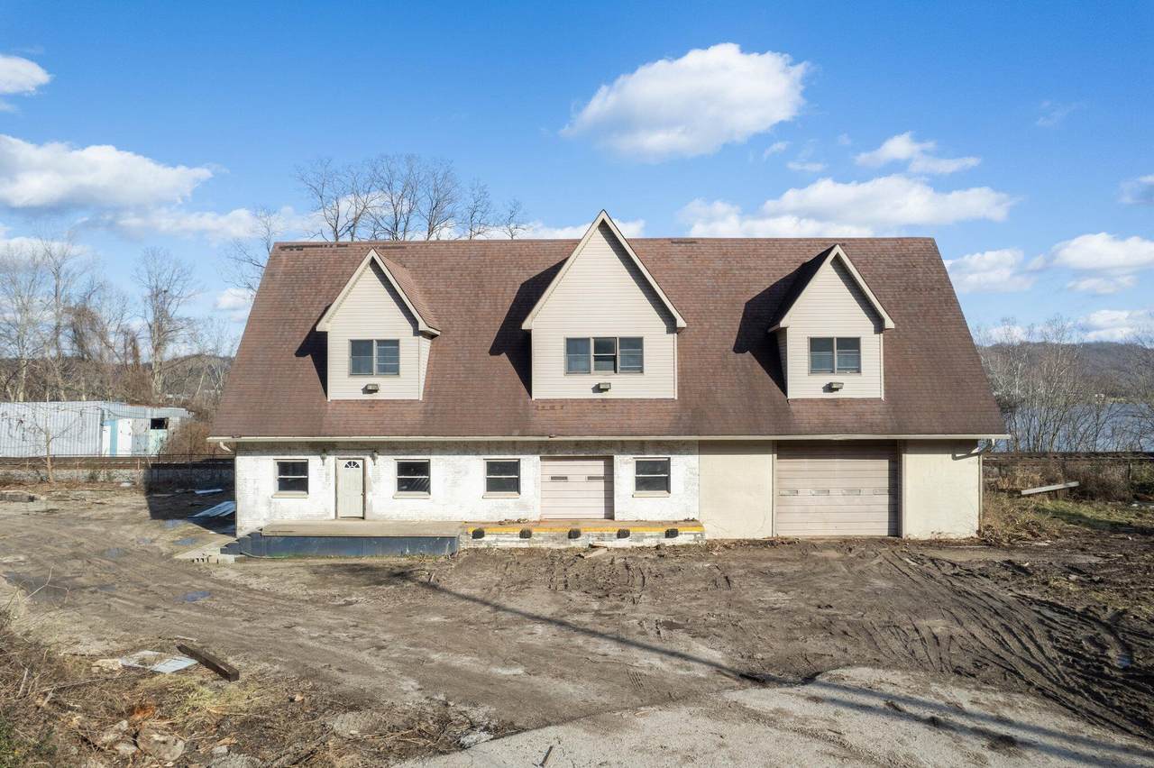 621 2nd Street - Photo 1