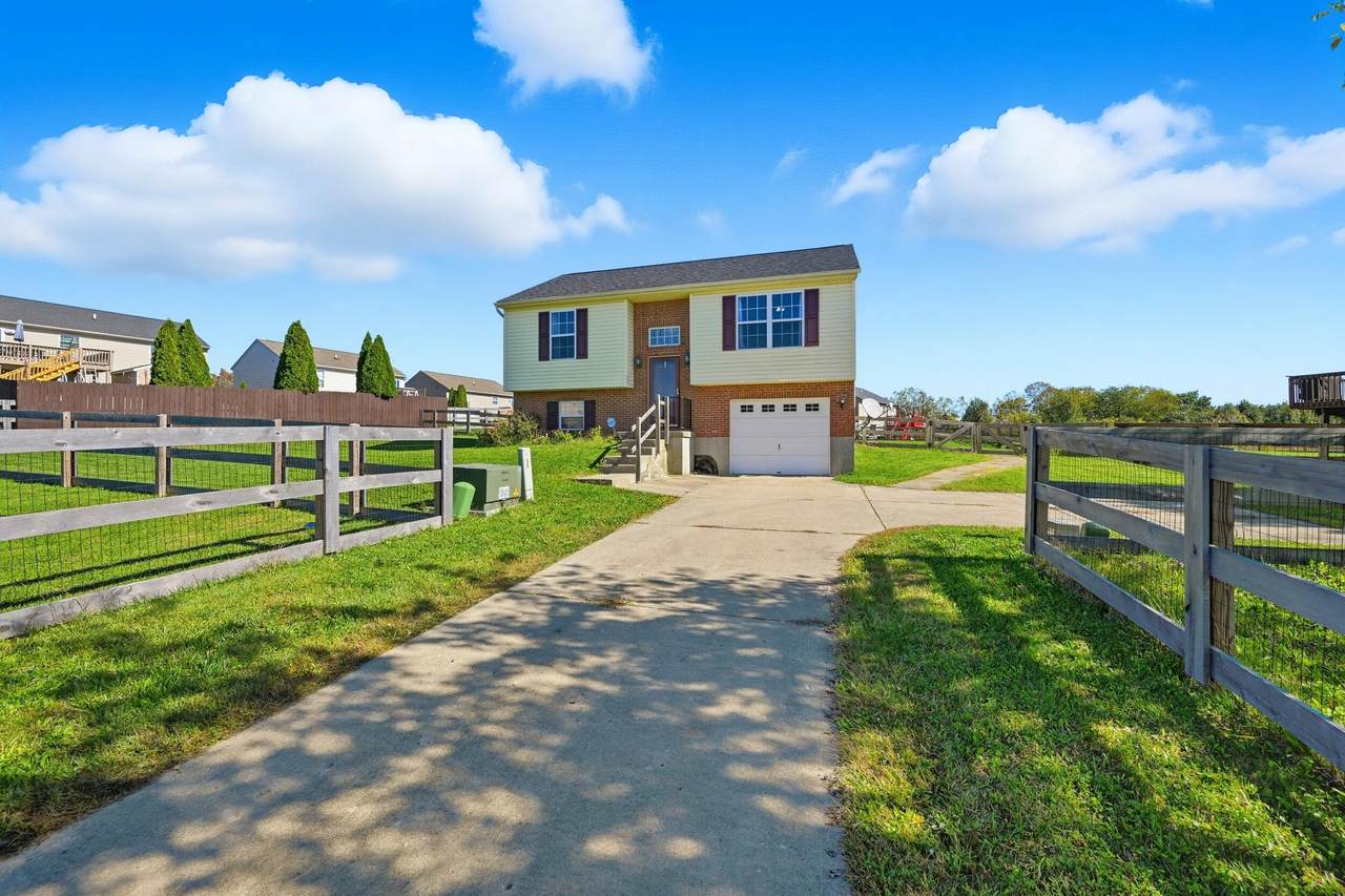 604 Astoria Court - Photo 1