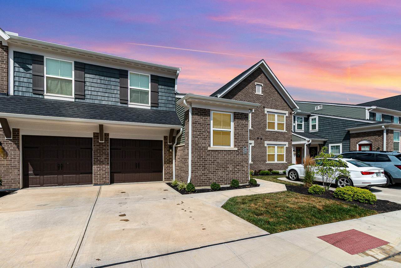 2554 Crosshill Drive - Photo 1