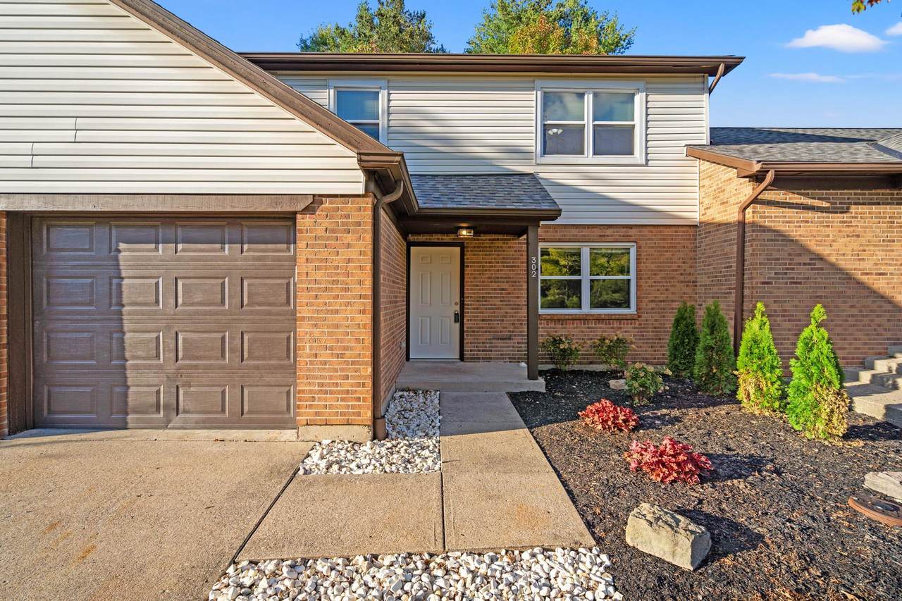 302 Kingsway Court - Photo 1