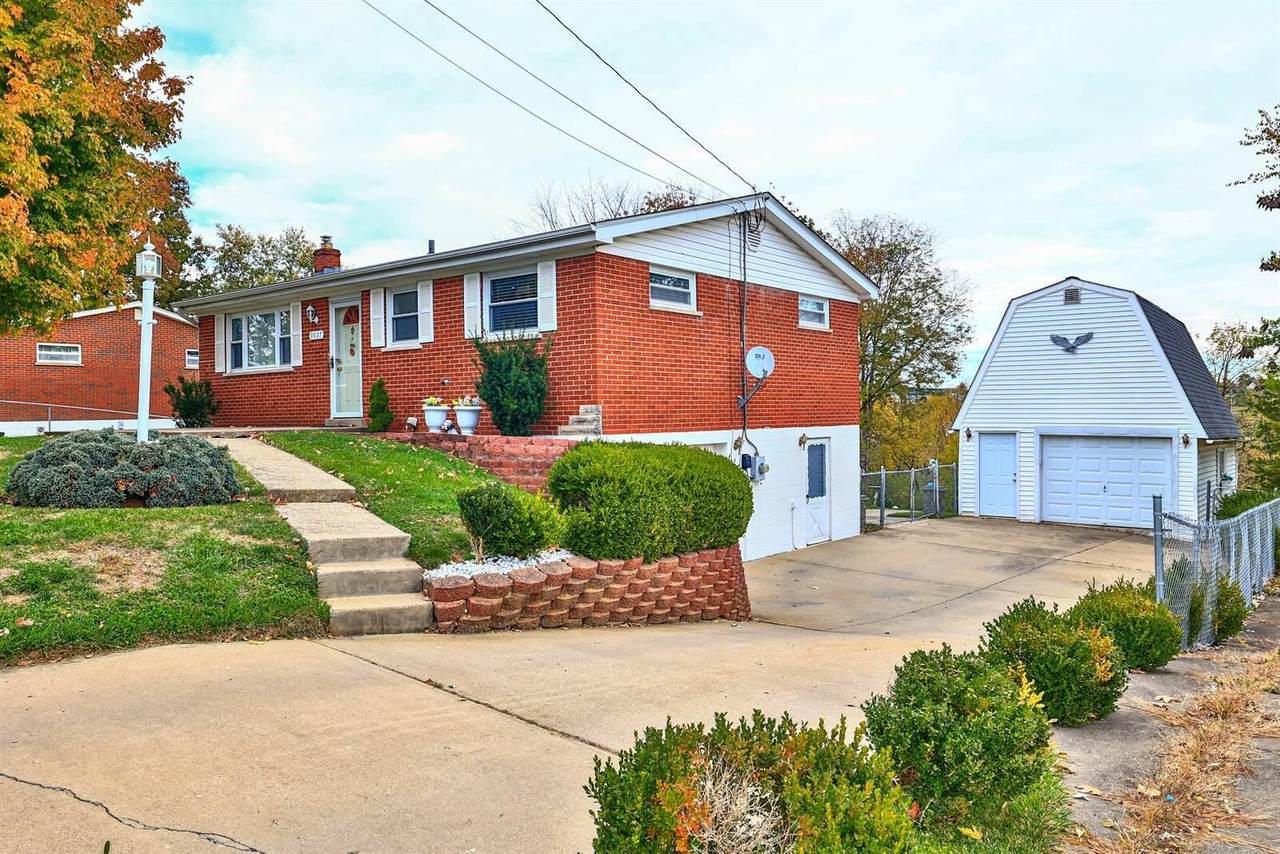 9027 Oak Lane - Photo 1