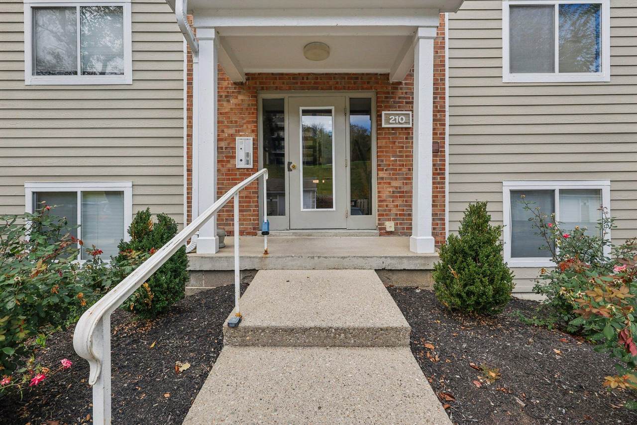 210 Willowbrook Court - Photo 1