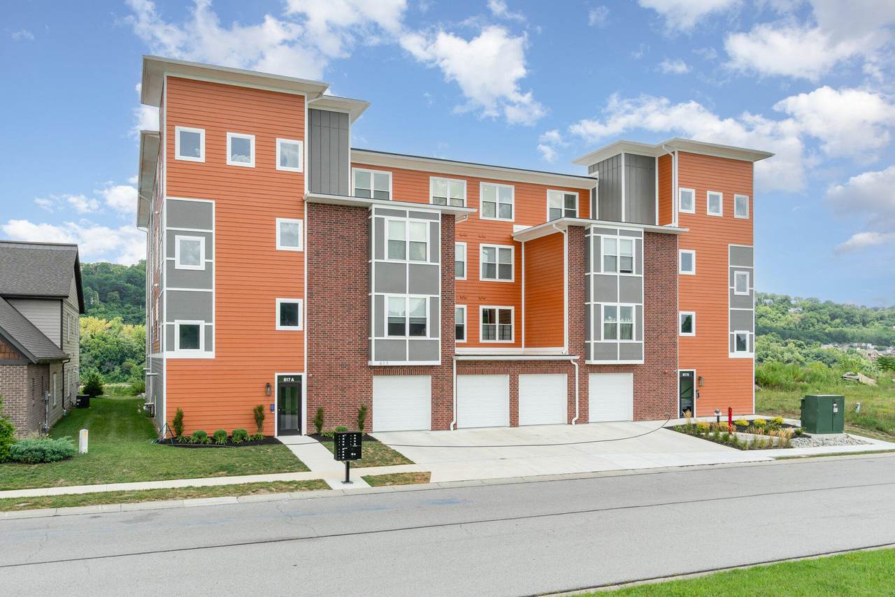 617 Manhattan Boulevard - Photo 1