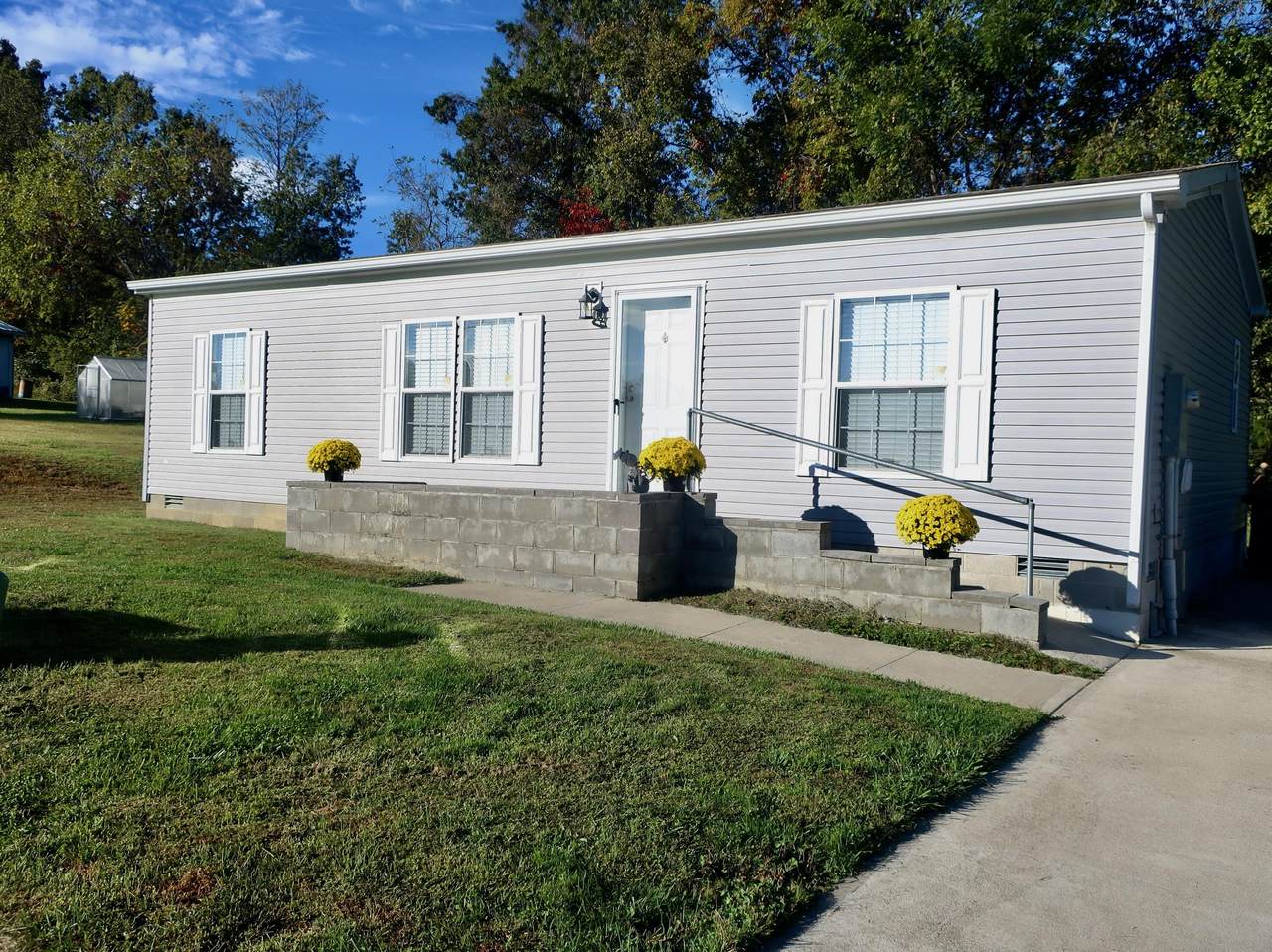 399 Blue Jay Circle - Photo 1