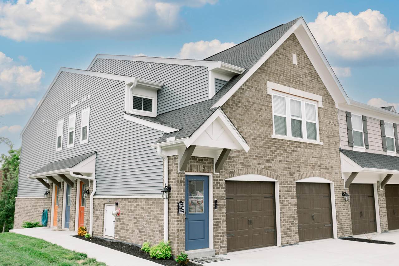 2528 Crosshill Drive - Photo 1