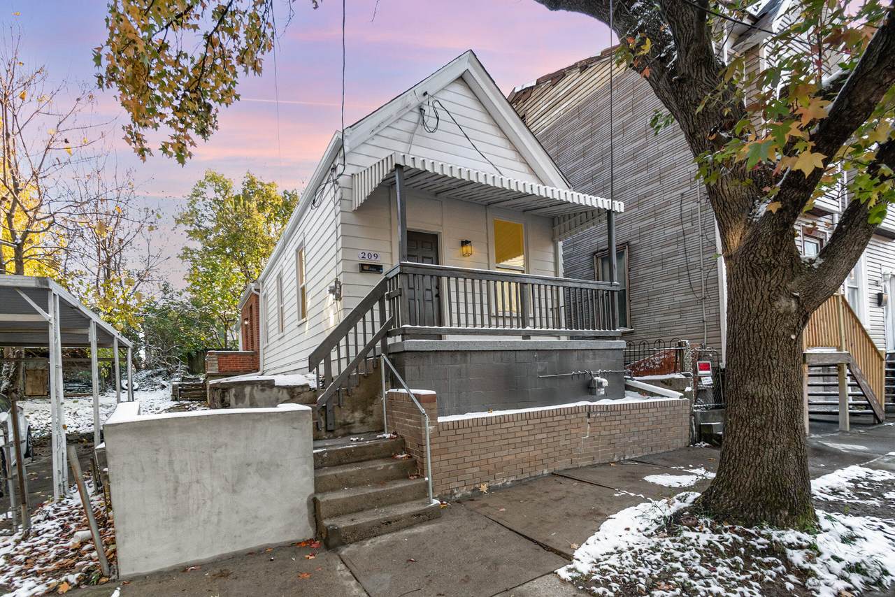 209 10th Street - Photo 1