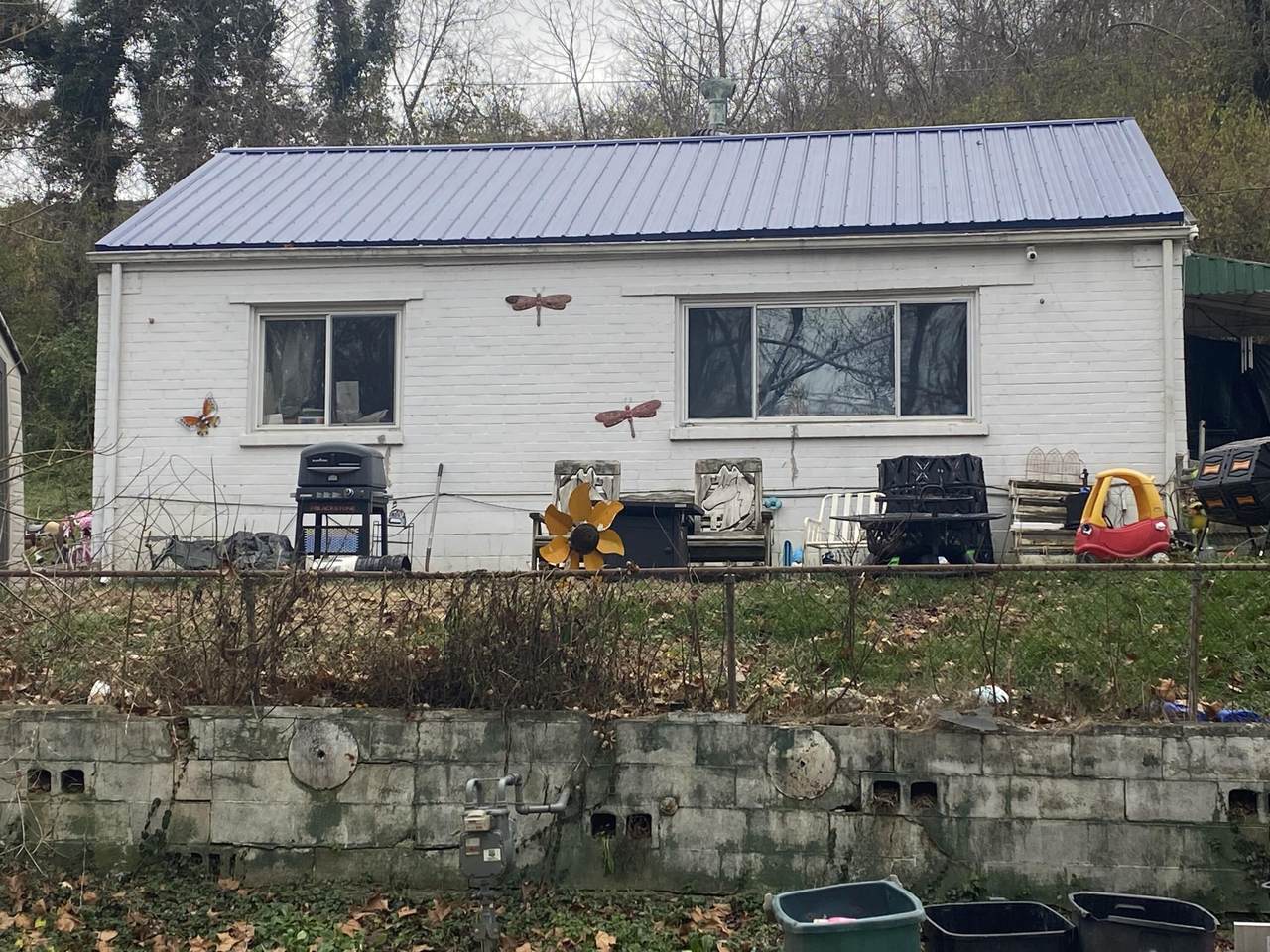 678 Lexington Pike - Photo 1