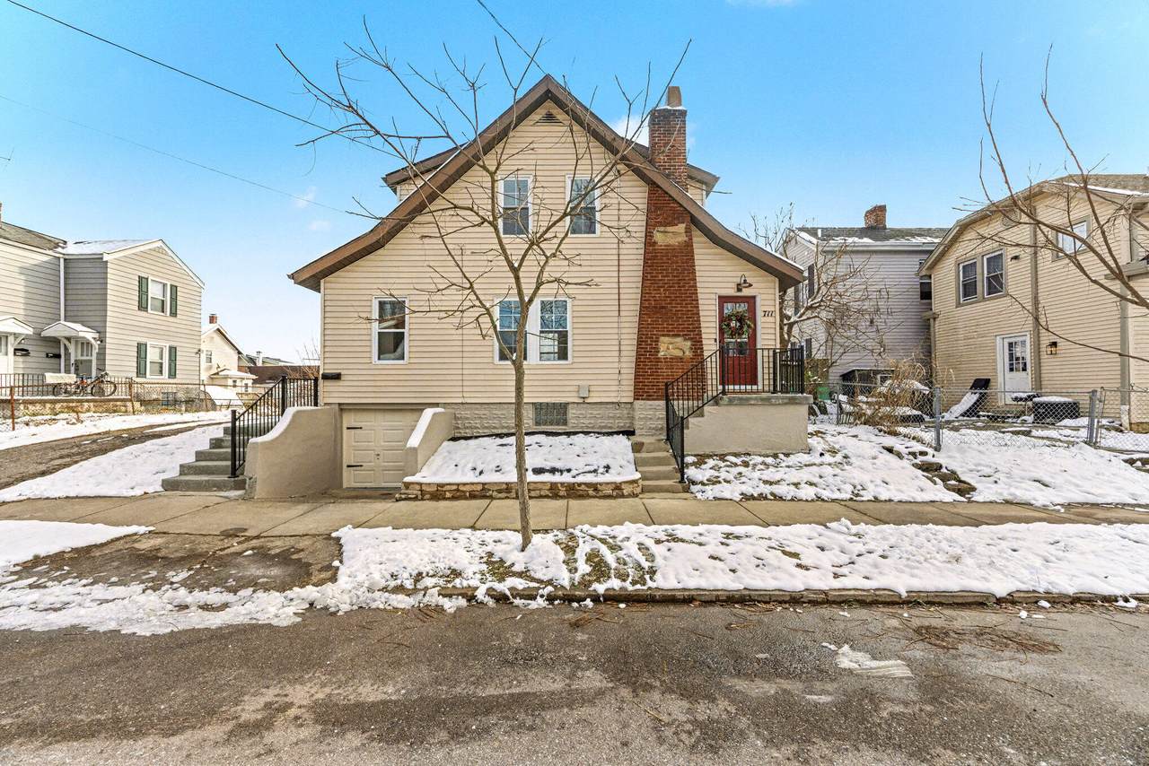 711 32nd Street - Photo 1