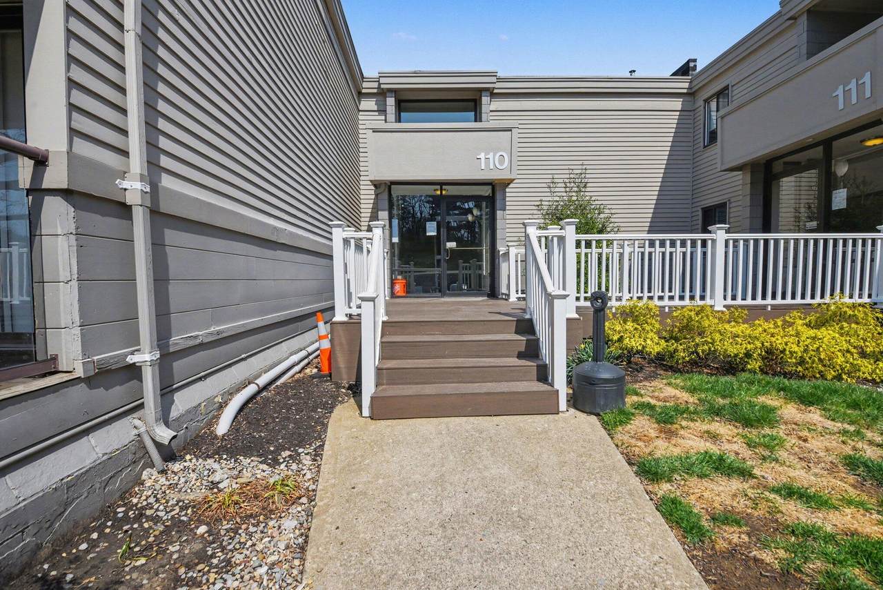 110 Winding Way - Photo 1