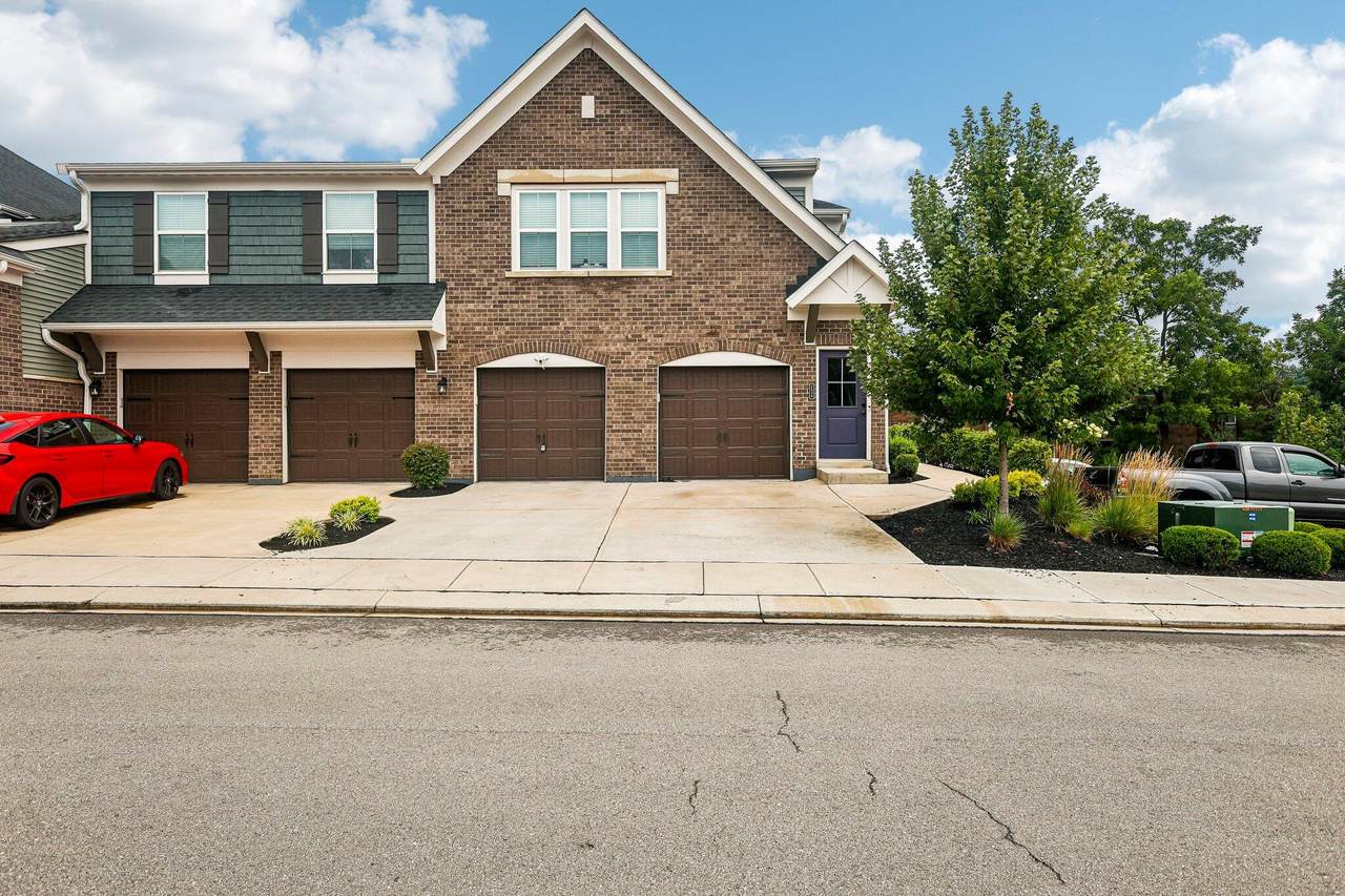 2542 Crosshill Drive - Photo 1