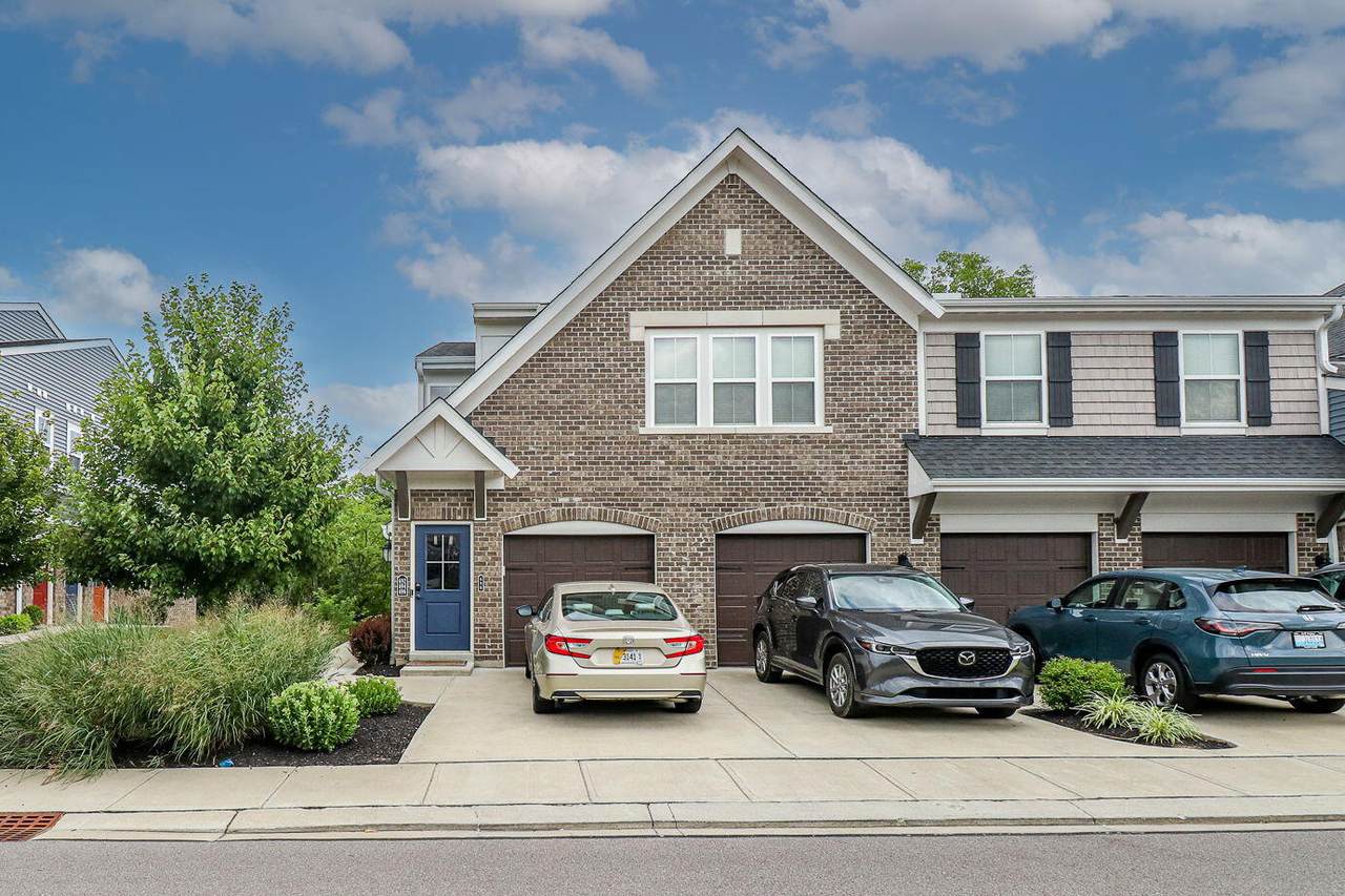 690 Daphne Way - Photo 1