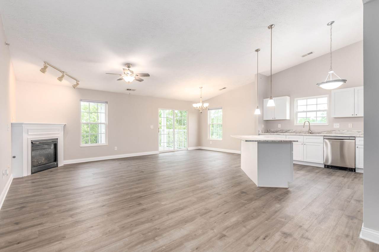 1118 Periwinkle Drive - Photo 1
