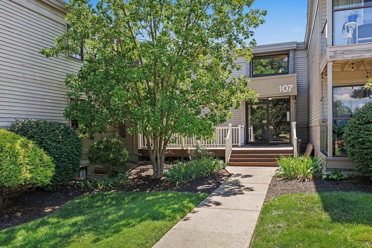 107 Winding Way - Photo 1
