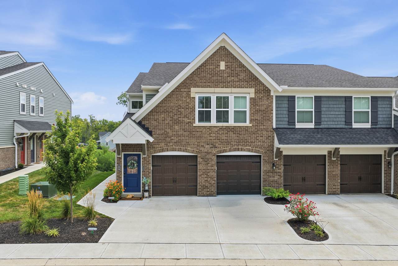 592 Foxhill Drive - Photo 1