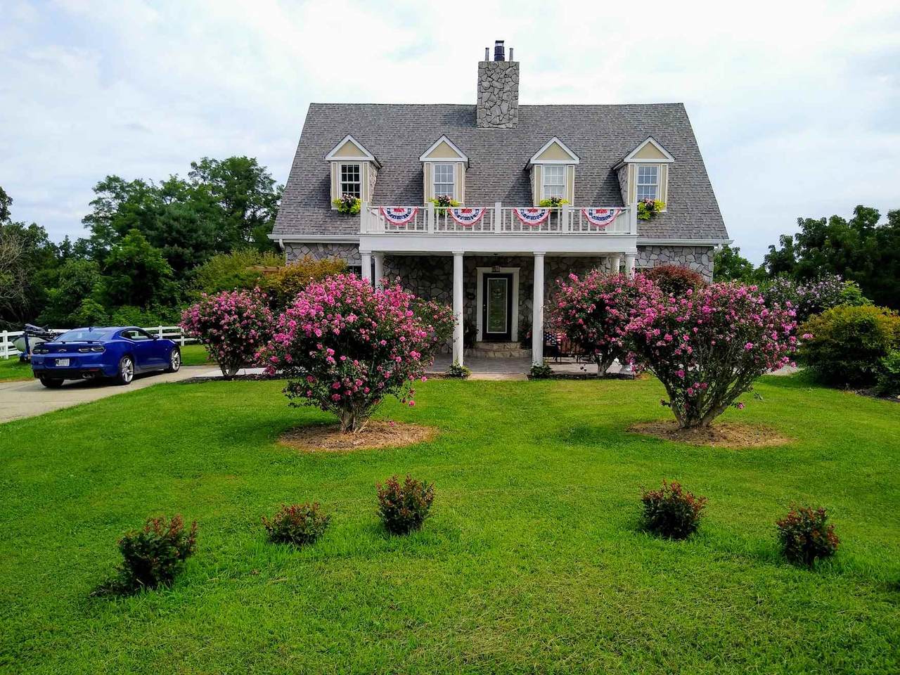 805 Osborne - Photo 1