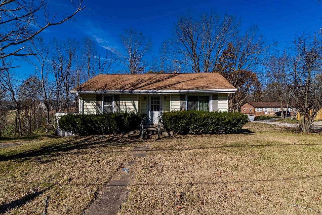 942 Ridgeview Drive - Photo 1