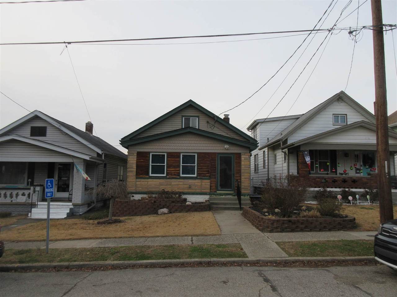 618 Laurel - Photo 1
