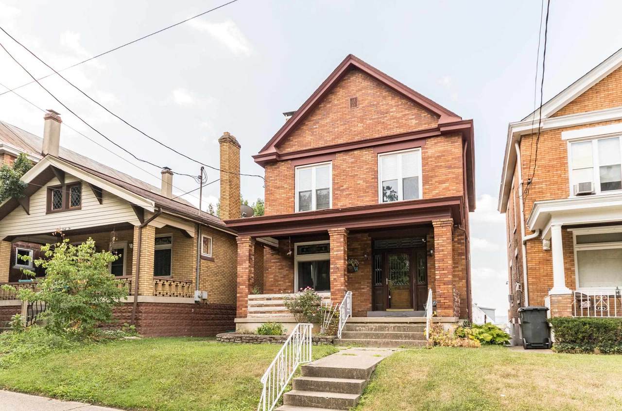 440 Van Voast Avenue - Photo 1