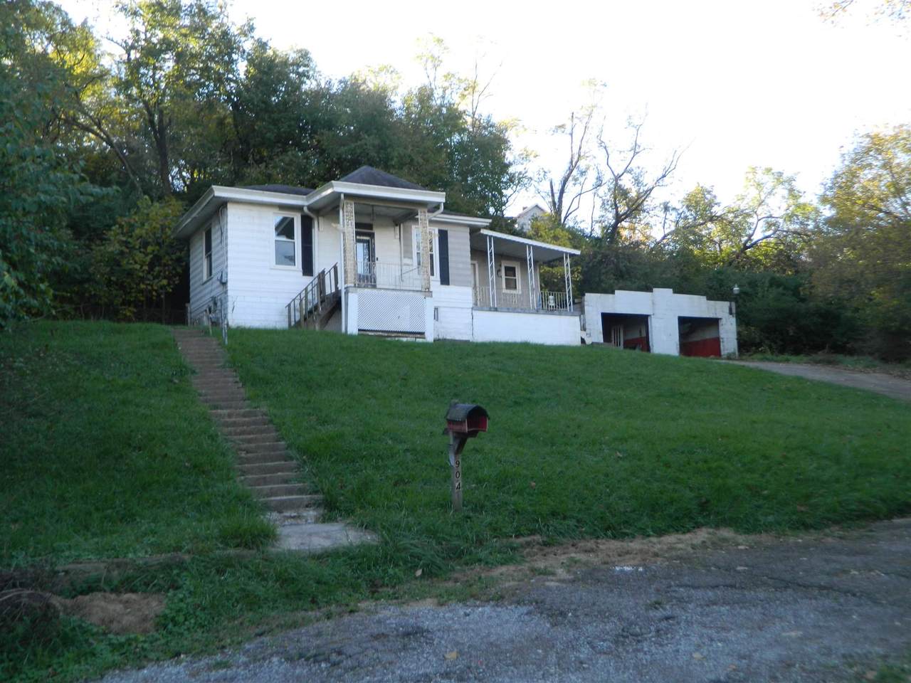 904 Dayton - Photo 1