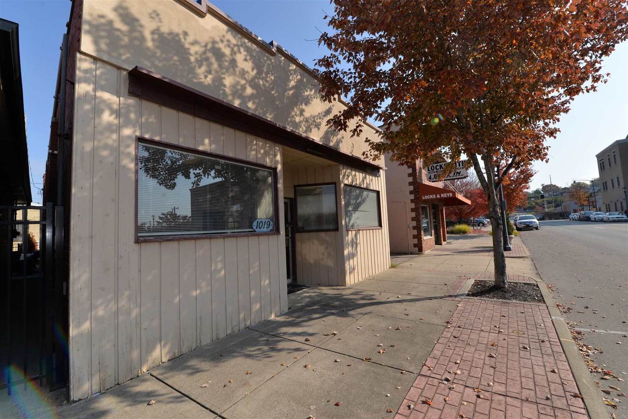 1019 Monmouth Street - Photo 1