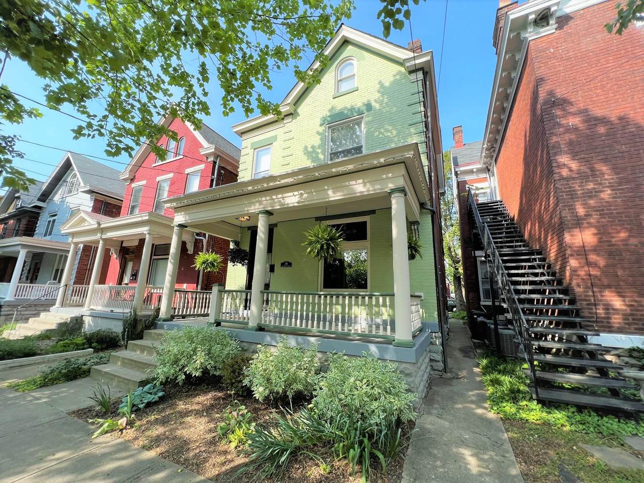 719 Washington Avenue - Photo 1