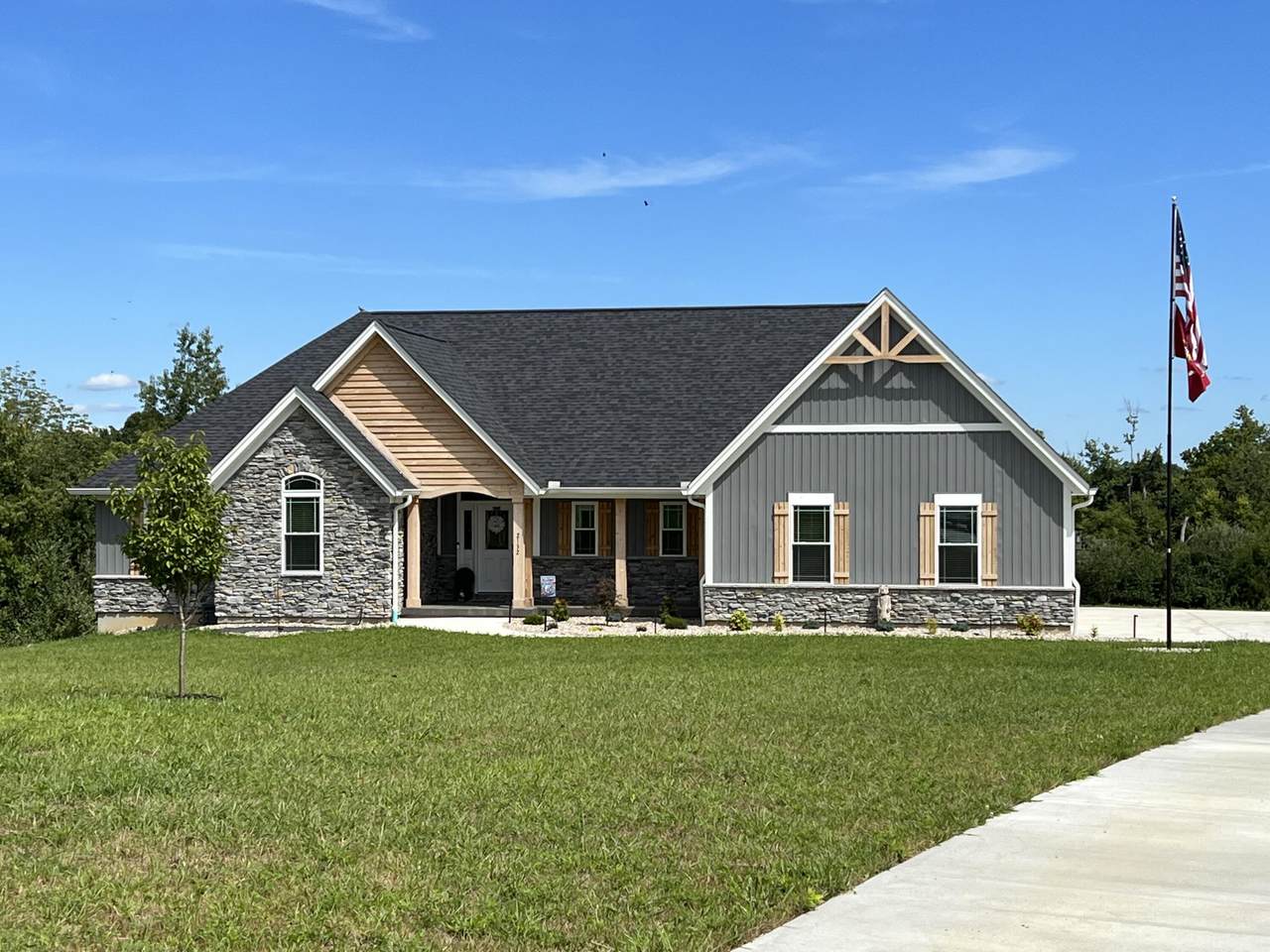 2132 Patriot Way - Photo 1