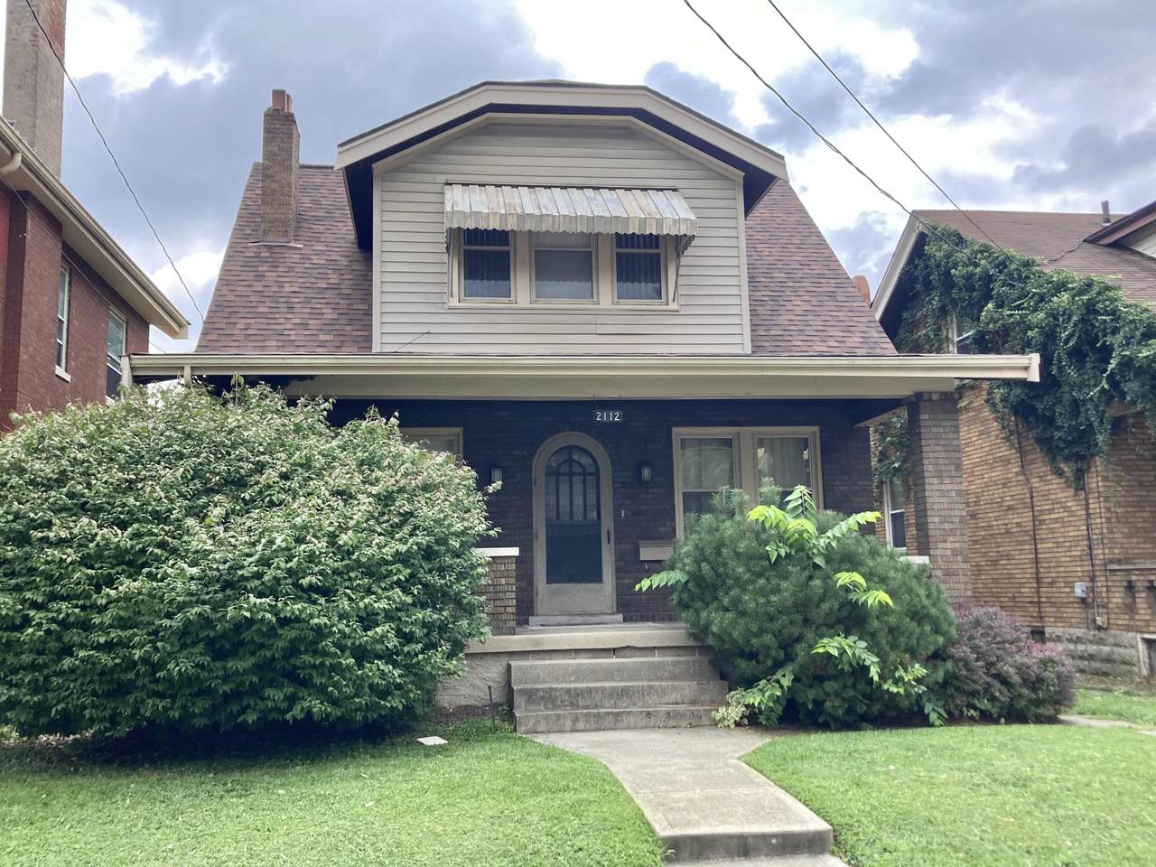 2112 Oakland Avenue - Photo 1