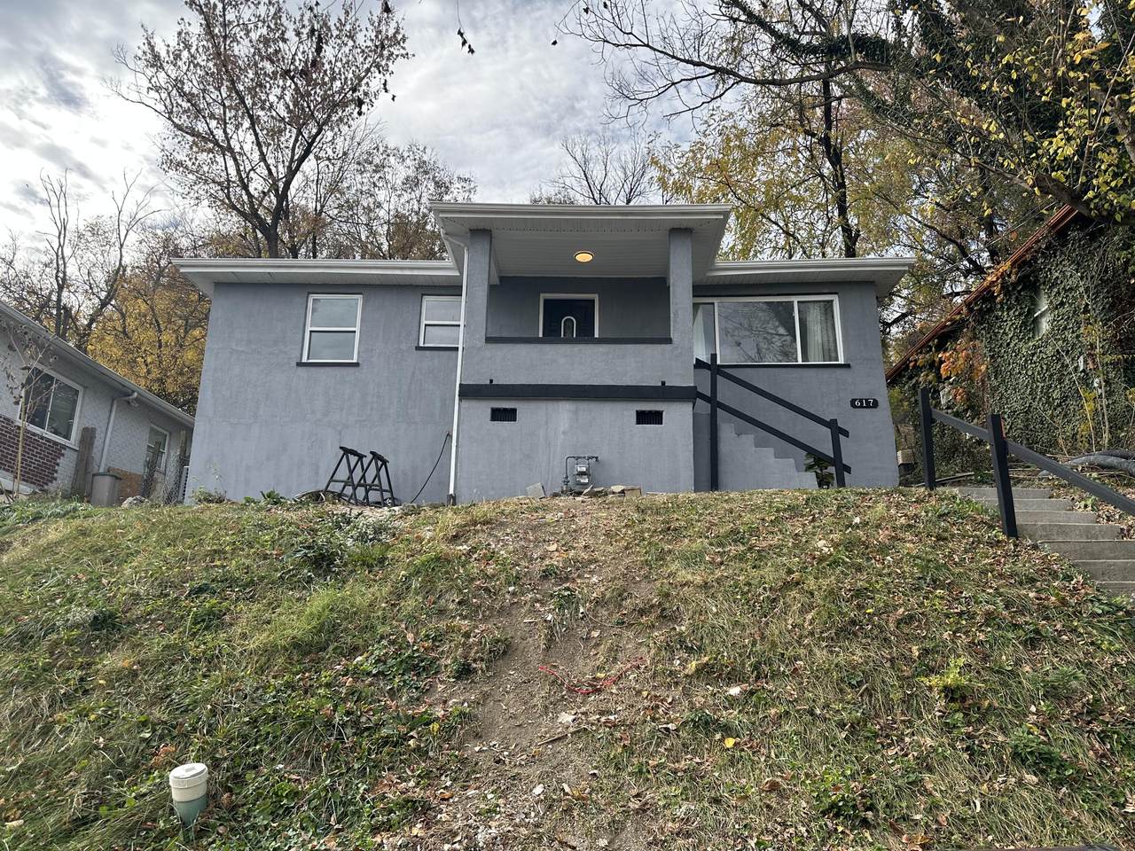 617 Edgecliff Street - Photo 1
