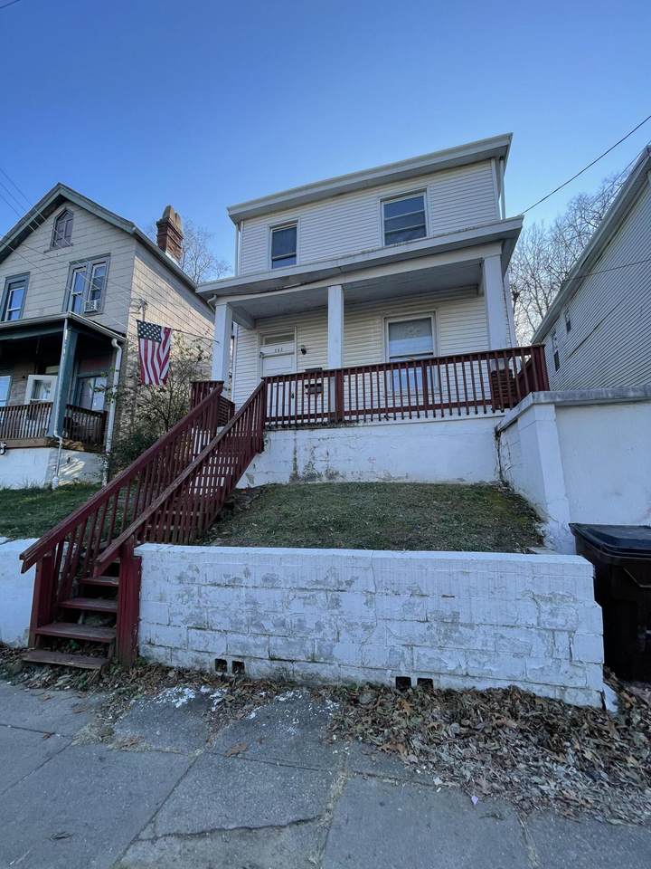 762 10th Street - Photo 1