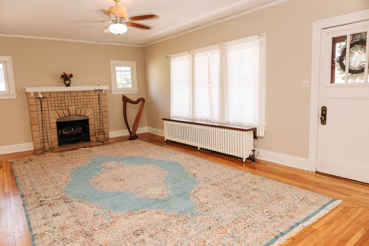 2225 Oakland Avenue - Photo 1