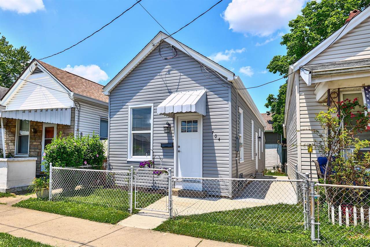 704 35th Street - Photo 1