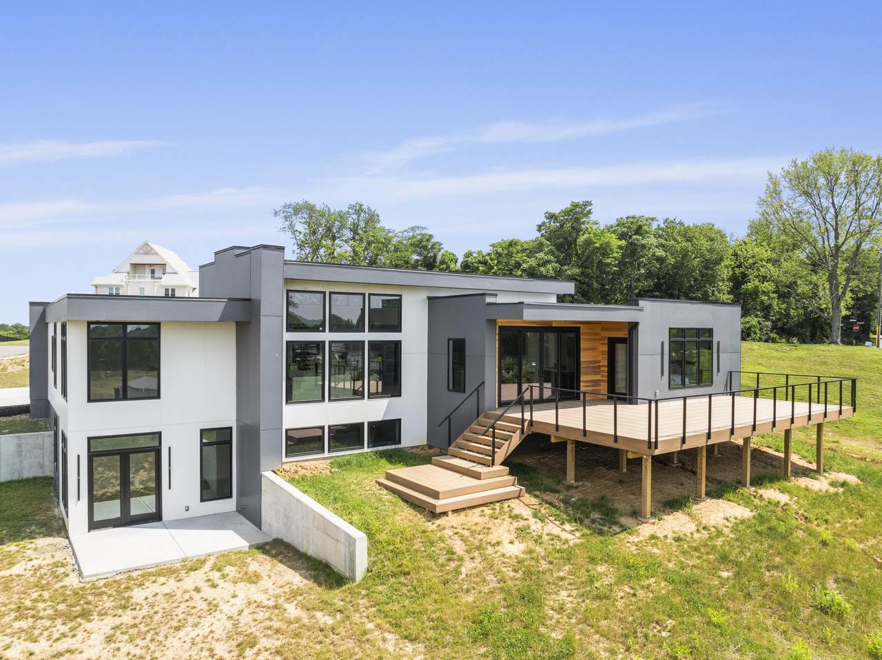 5090 Bella Vista Drive - Photo 1