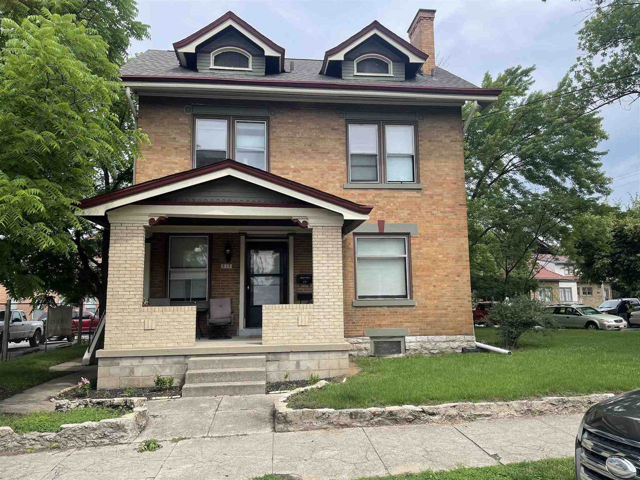 513 6th Street - Photo 1