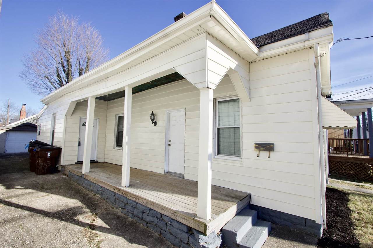 2752 Latonia Avenue - Photo 1