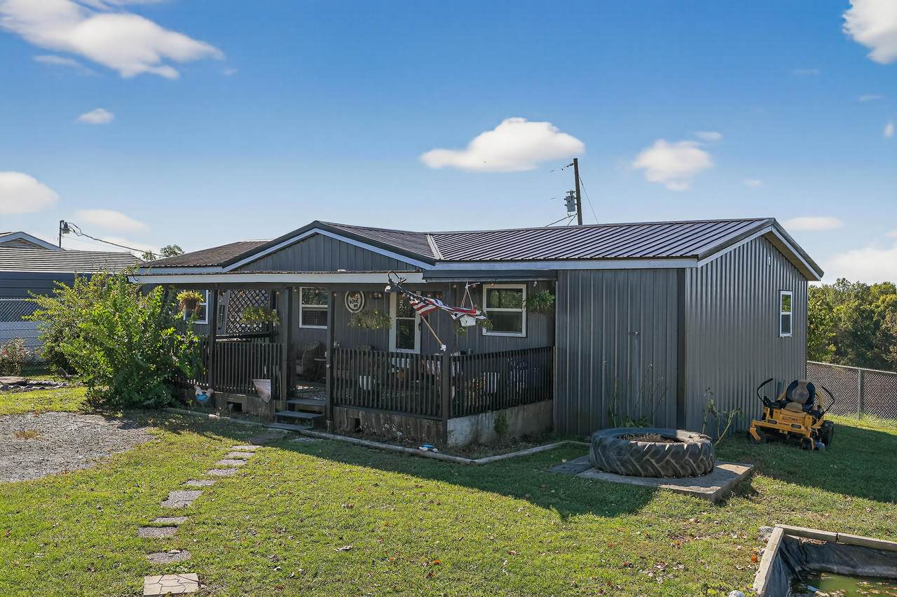 1375 Squiresville Road - Photo 1