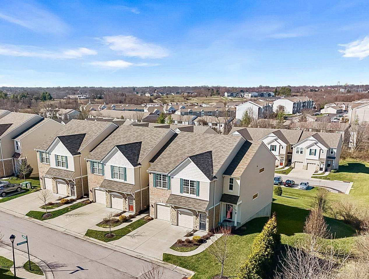 404 Aintree Drive - Photo 1
