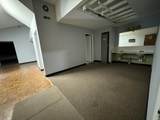 907 Roberts Street - Photo 9