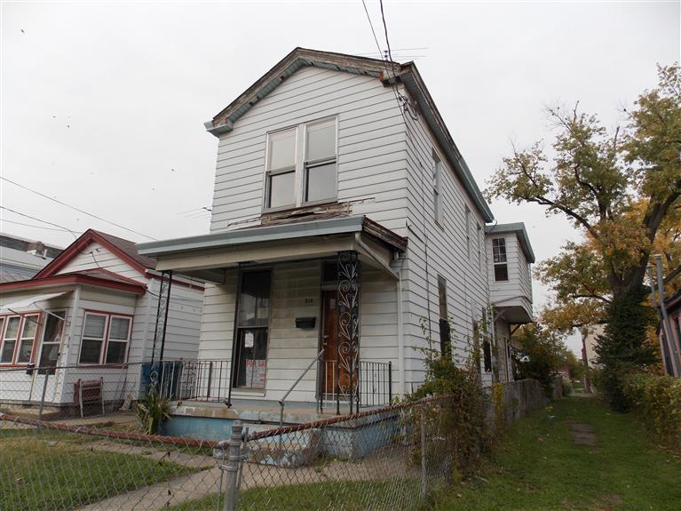 512 17th Street - Photo 1