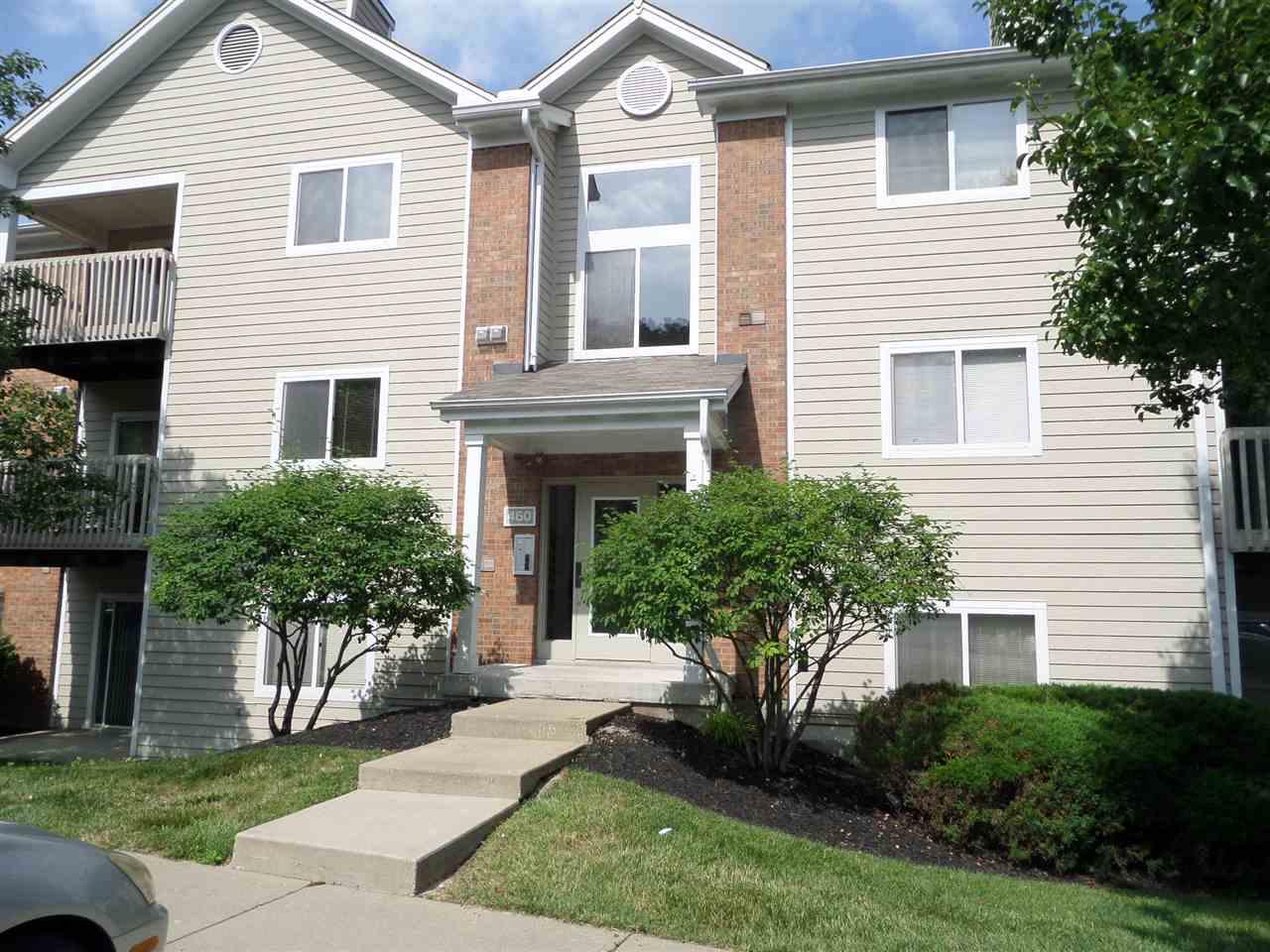 460 Lakeview Drive - Photo 1