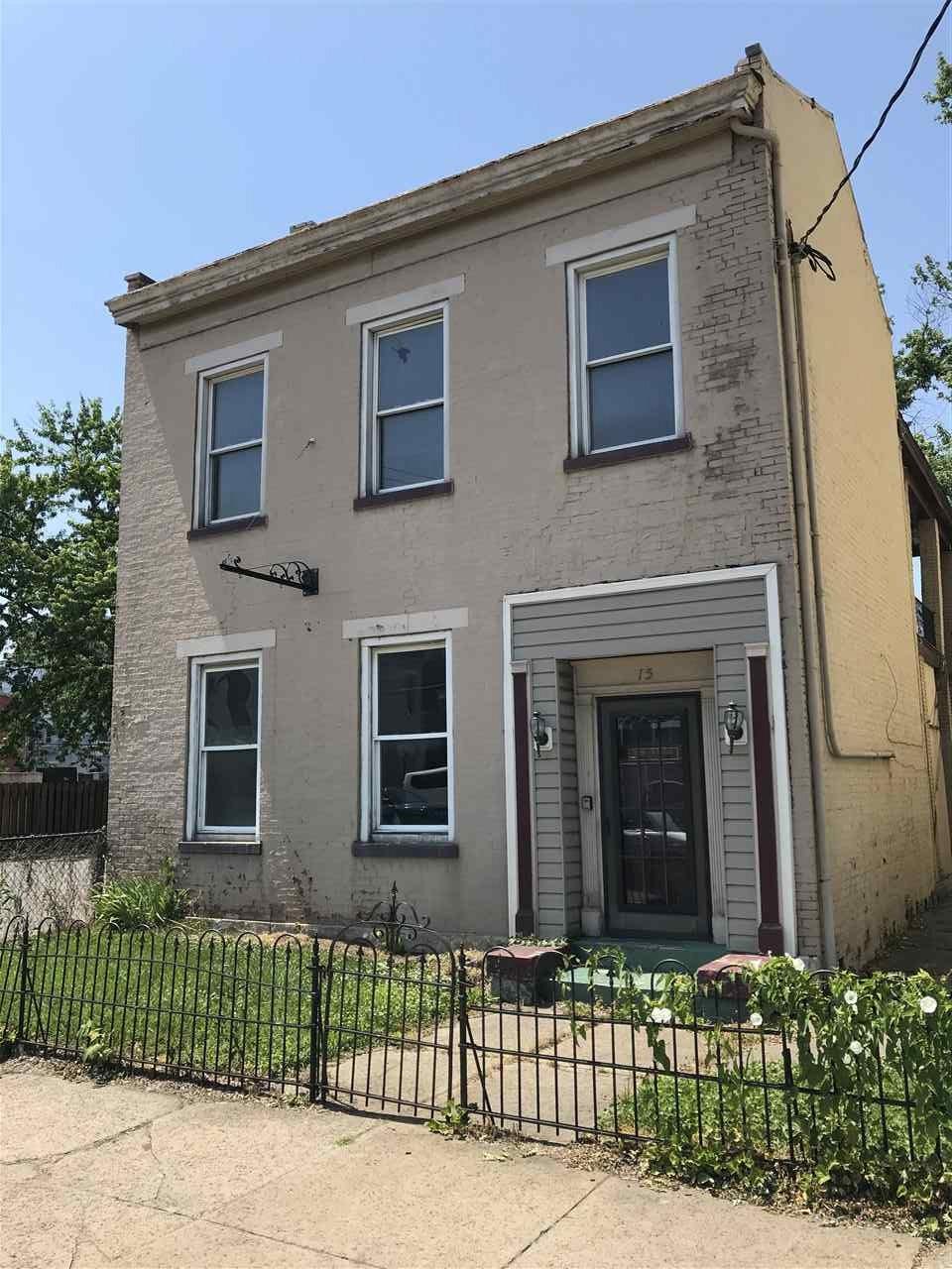 15 6th Street - Photo 1