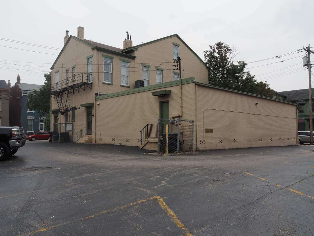 241 10 Street - Photo 1